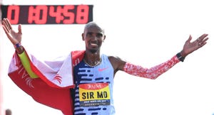 mo farah posa tras su última carrera profesional