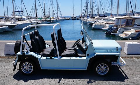 Moke Californian Is Electric, Costs $42K. How about a Trip to the Beach?