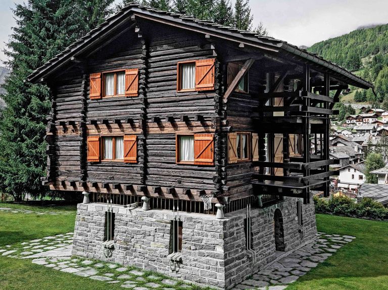House, Property, Building, Log cabin, Home, Architecture, Cottage, Tree, Estate, Real estate, 