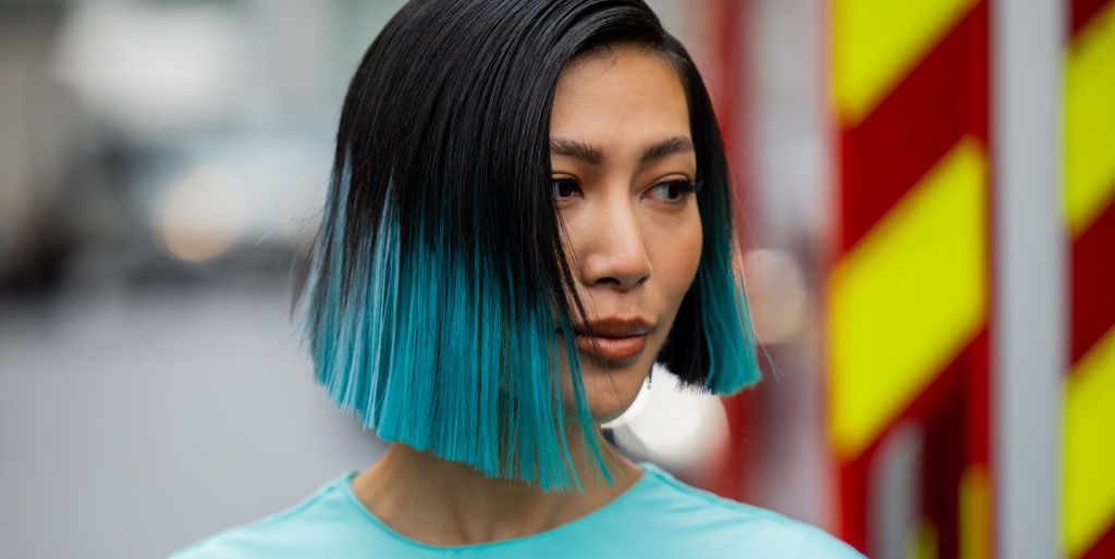 https://hips.hearstapps.com/hmg-prod/images/molly-chiang-with-colored-hair-wears-turquoise-dress-bag-news-photo-1691766979.jpg?crop=1.00xw:0.753xh;0,0.0192xh&resize=1200:*