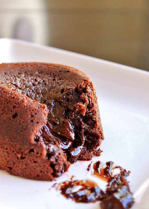 Air Fryer Molten Lava Cake