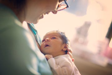 madre con bebe recien nacido