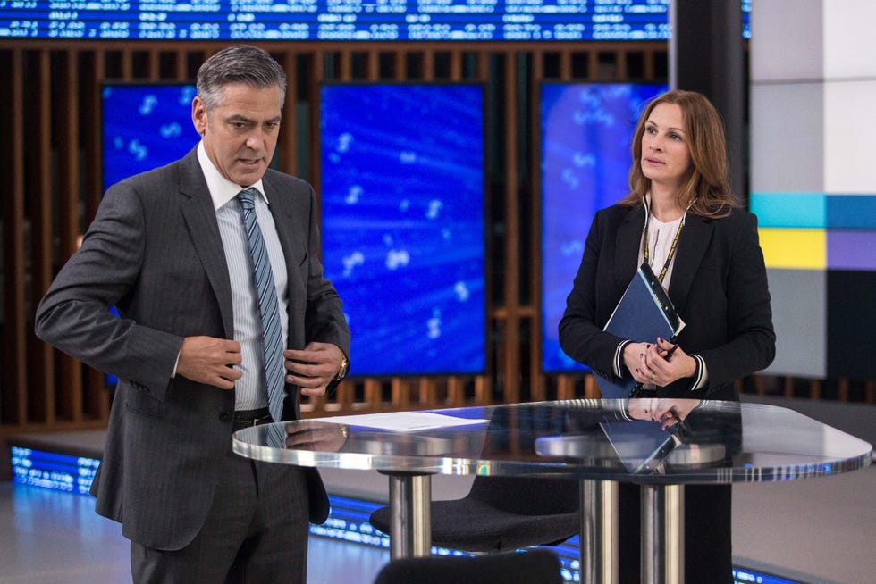 george clooney y julia roberts en un plató de noticias en la película money monster