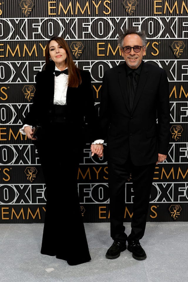 Monica Bellucci y Tim Burton con looks a juego en pareja para los