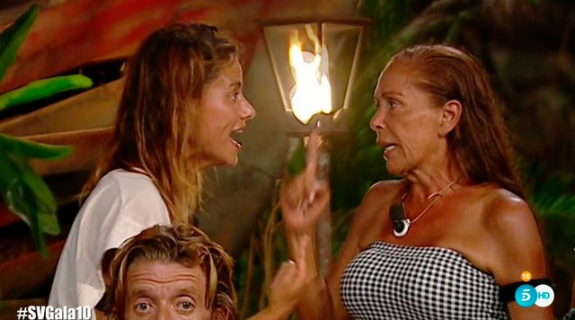 Mónica Hoyos amenaza a Isabel Pantoja con contar todo lo que ha dicho de Chelo a sus espaldas