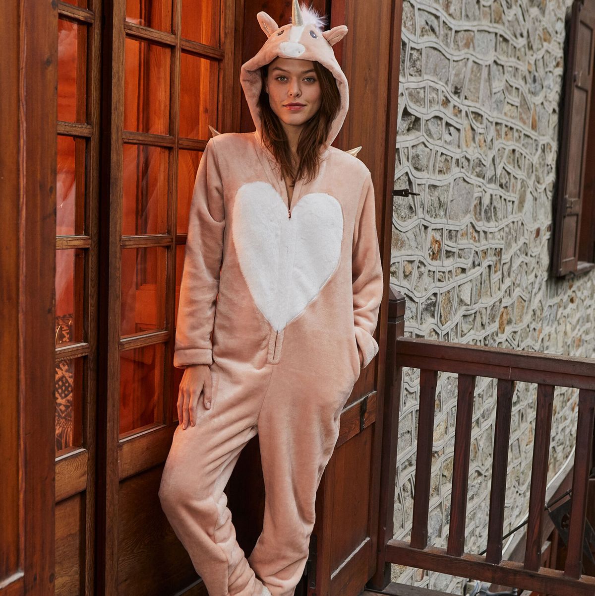 Sin guirnalda eso es todo El mono de unicornio de Etam que estabas deseando como pijama