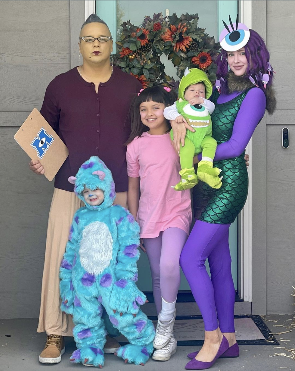 39 Family Costume Ideas for Halloween 2023 - Cute Family Halloween Costumes