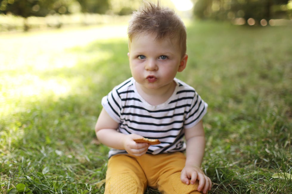 este nombre de niño que es uno de los nombres modernos que están de moda, es la variante anglosajona de noé