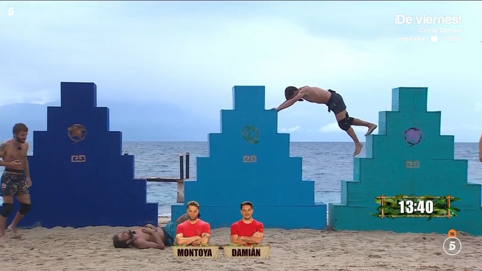 el de utrera tirado en la playa de juegos tras su caida