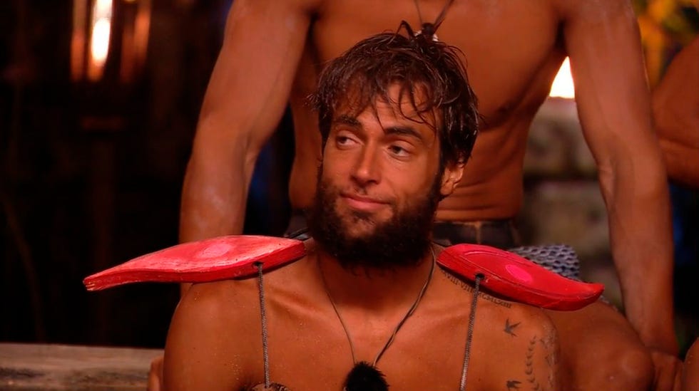 montoya en supervivientes con el collar de lider