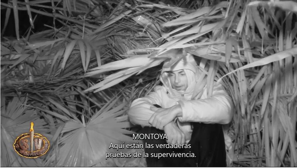 montoya se resguarda del temporal en supervivientes 2025 bajo una hoja de palmera