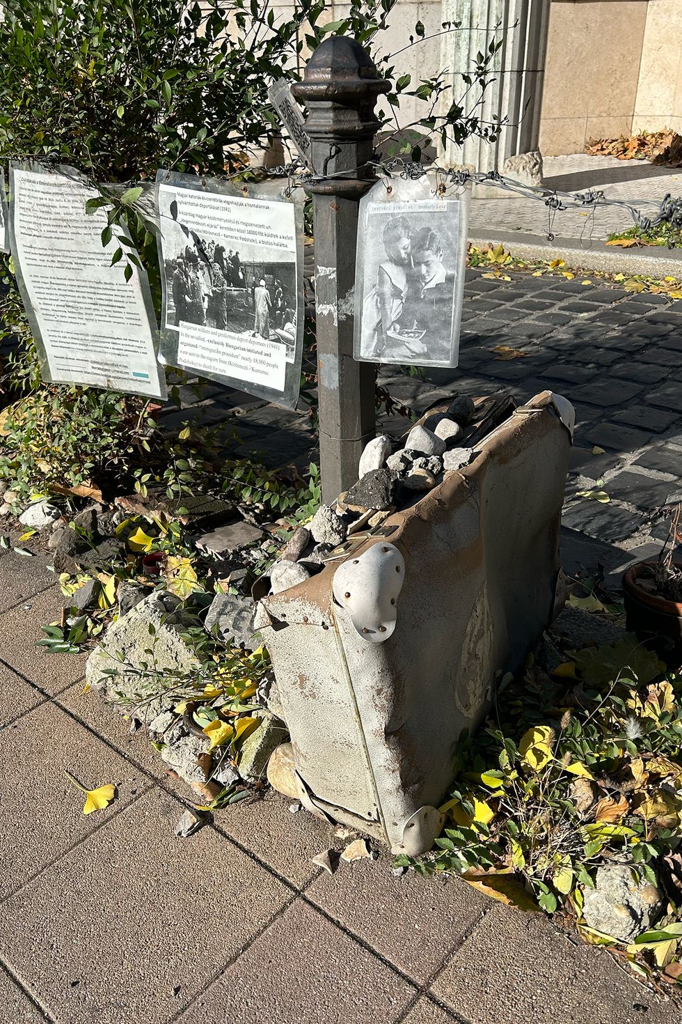 monumento victimas nazismo budapest
