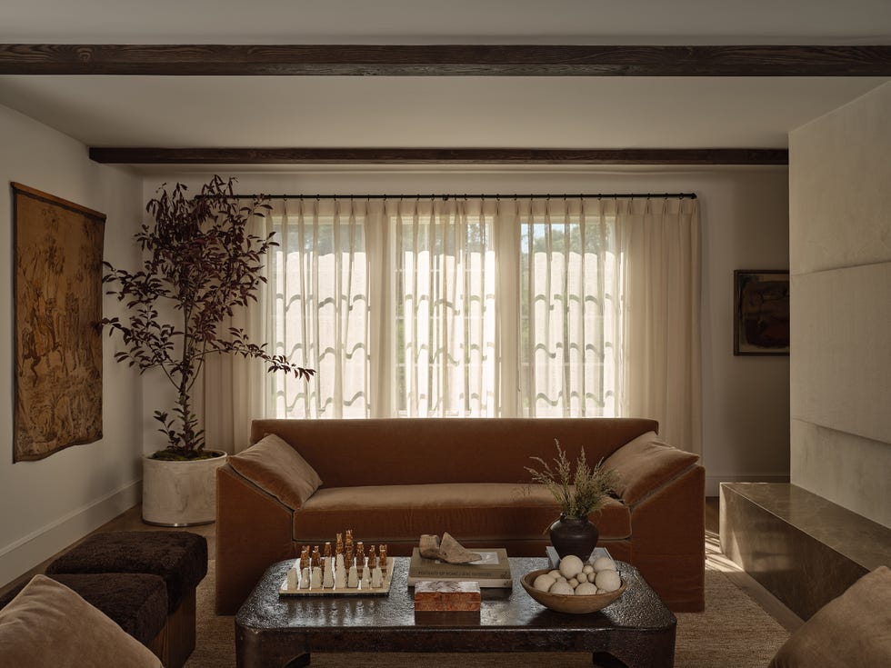 How Designer Blair Moore Remodeled a Nineteen Eighties Dwelling Close to the Seashore How Designer Blair Moore Remodeled a Nineteen Eighties Dwelling Close to the Seashore