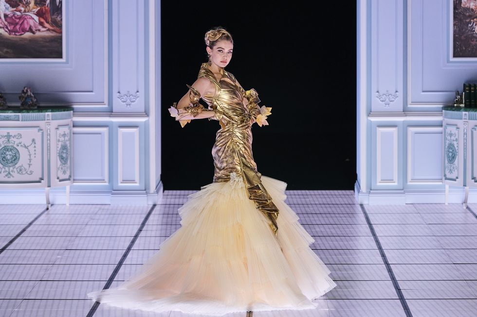 Jeremy Scott Turns Gigi And Bella Hadid Into Pieces Of Furniture For ...