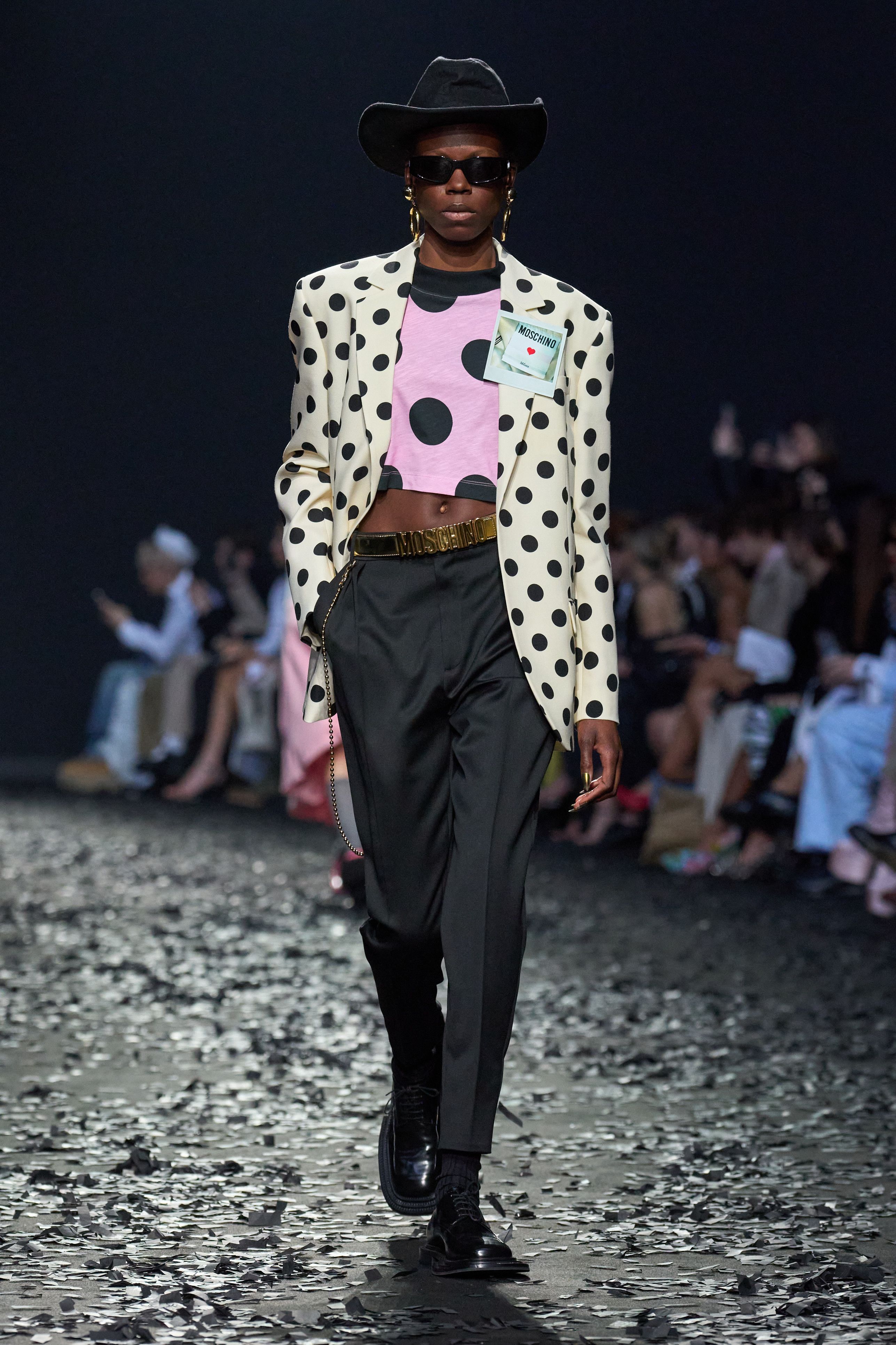 モスキーノ（MOSCHINO）2025-26秋冬コレクション | ファッション
