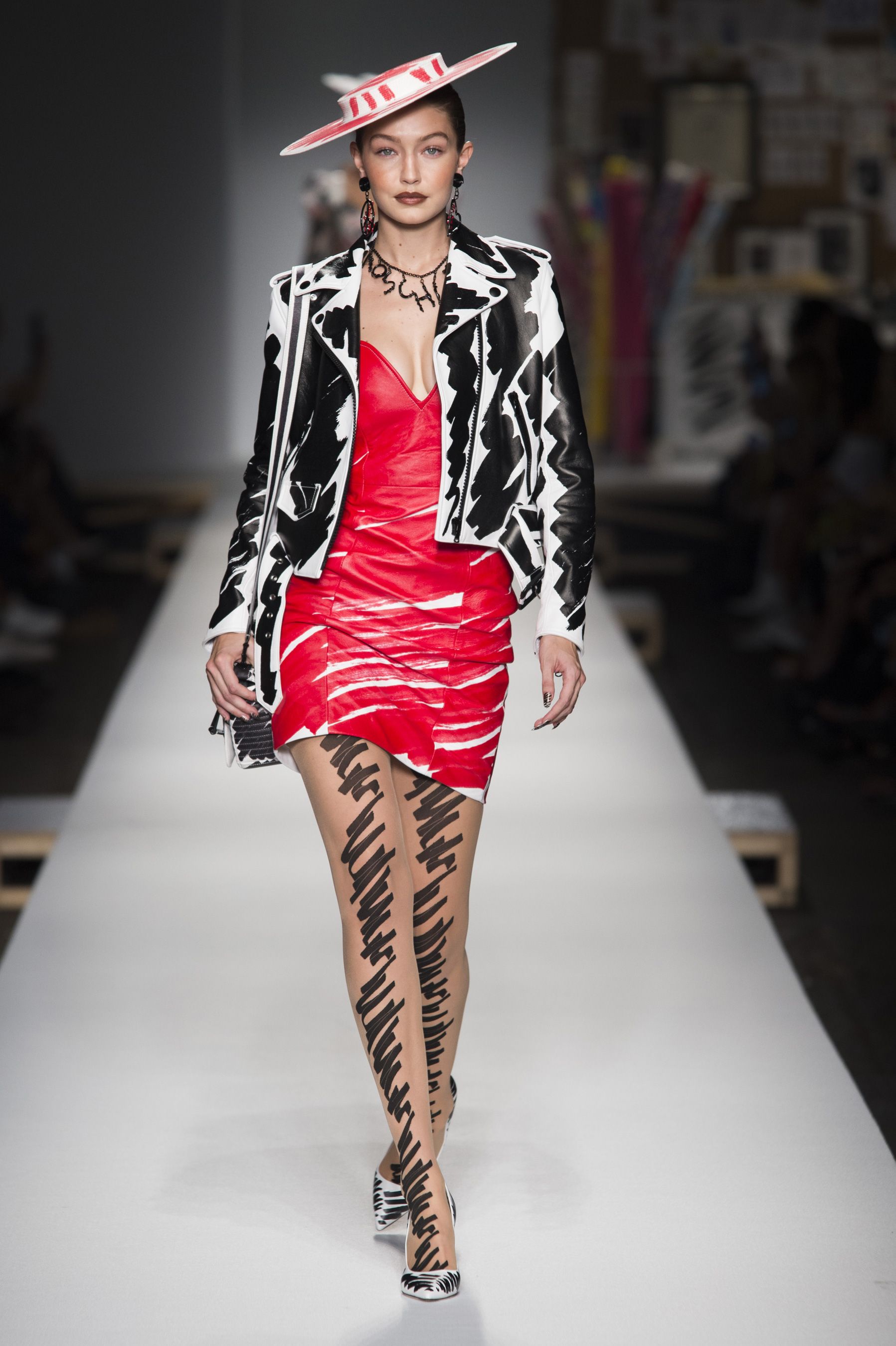 MOSCHINO（モスキーノ）｜2019春夏NY、ロンドン、ミラノ、パリ