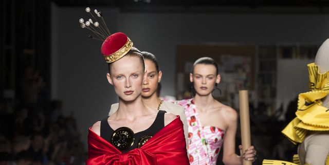 Moschino Spring 2019 Ready-to-Wear Collection