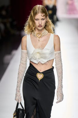 moda estate 2024 choker moschino