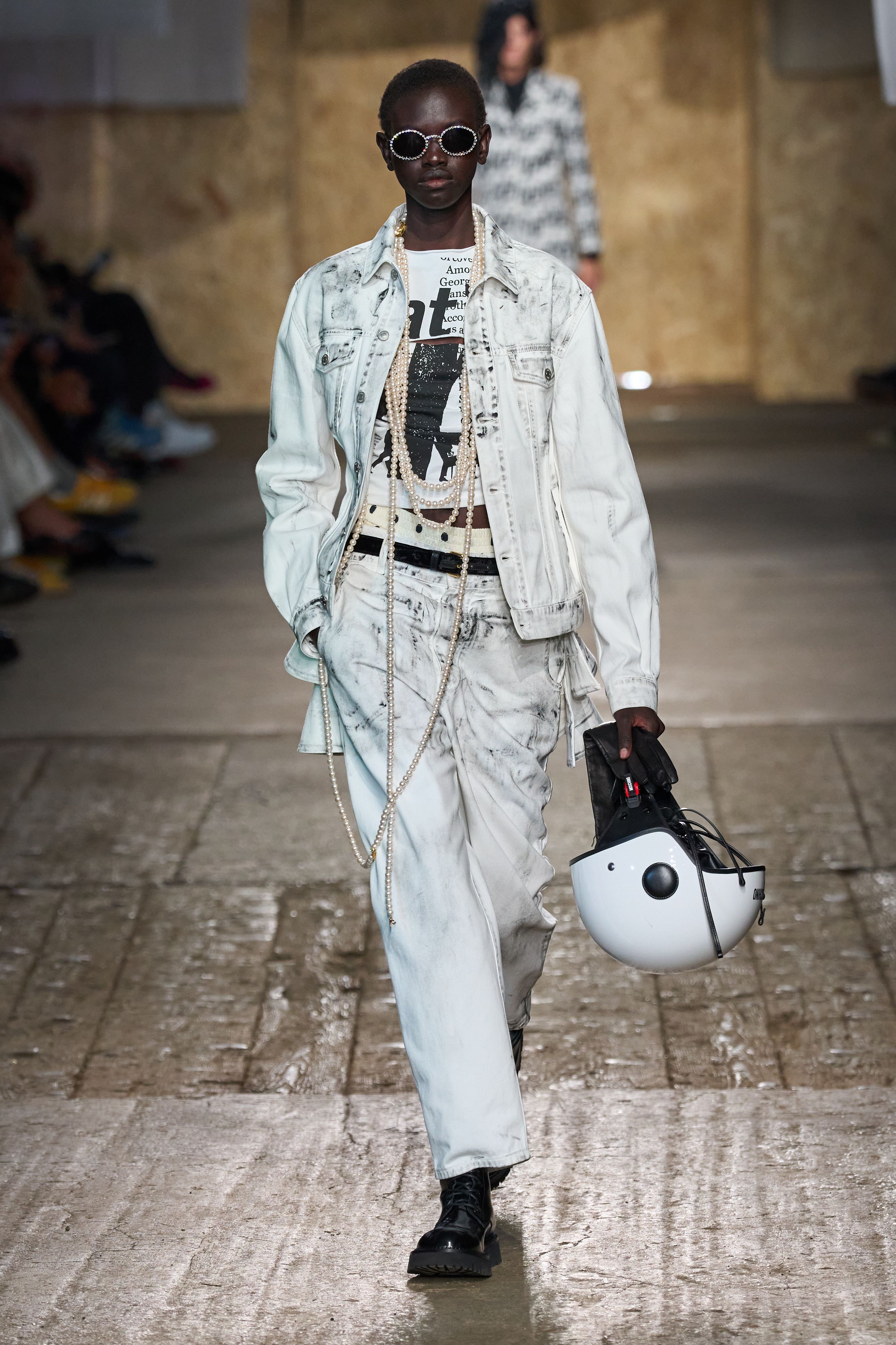モスキーノ（MOSCHINO）」2025春夏コレクション | ファッション