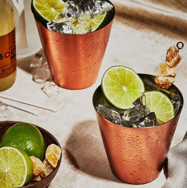 imagen de dos cocktails moscow mule