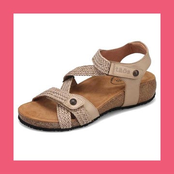 most comfortable walking sandals for women