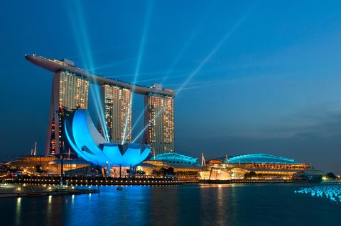 singapore countdown 2012 at marina bay with laser lights