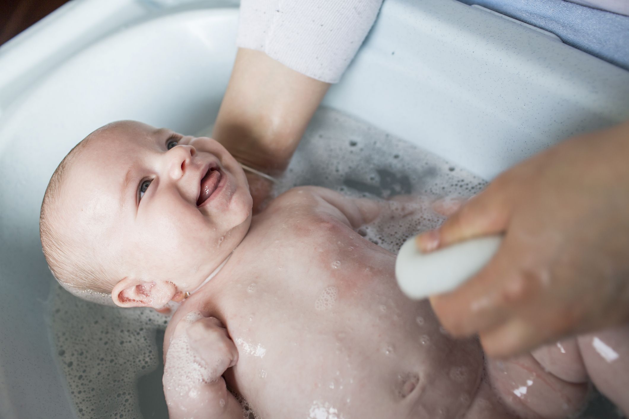 8 bañeras para bebés muy buenas, prácticas y cómodas