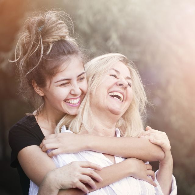mother daughter hug — last minute mothers day gift ideas
