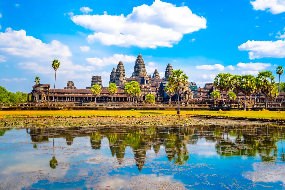 getting to angkor wat in the early morning, its amazing to see the beautiful light shining on to the temple