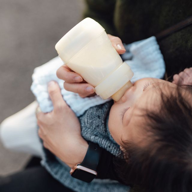 How to Sterilise Baby Bottles on Holiday: Expert Tips to Ensure Safe Feeding