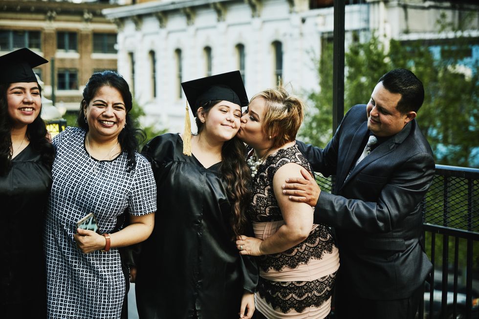 graduation picture ideas  candid family