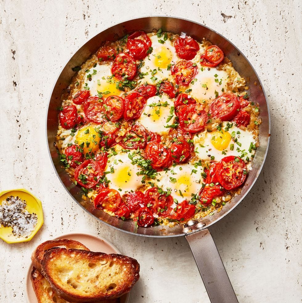 shakshuka in a skillet
