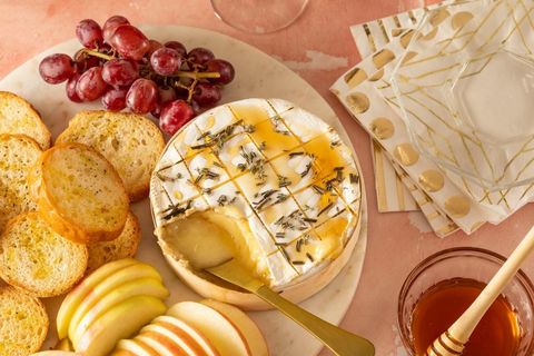 mothers day appetizers easy baked brie