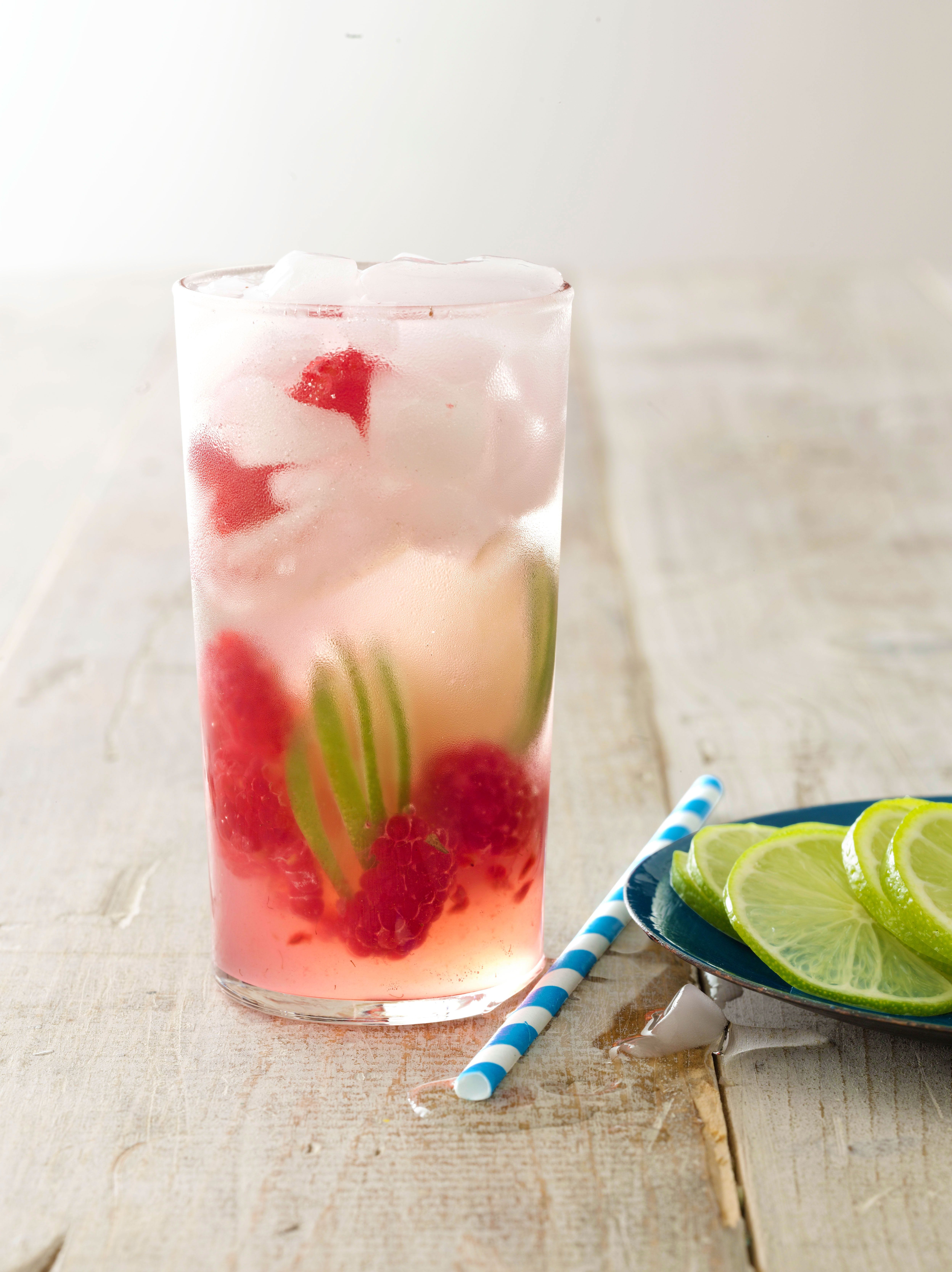 25 Best Mother's Day Cocktails And Drink Ideas