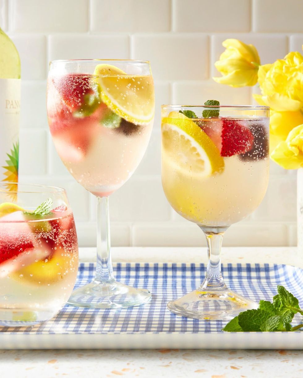 mothers day cocktails white wine spritzer