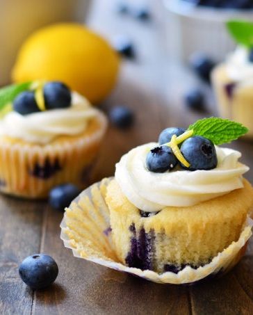 mothers day cupcakess lemon blueberry cupcakes