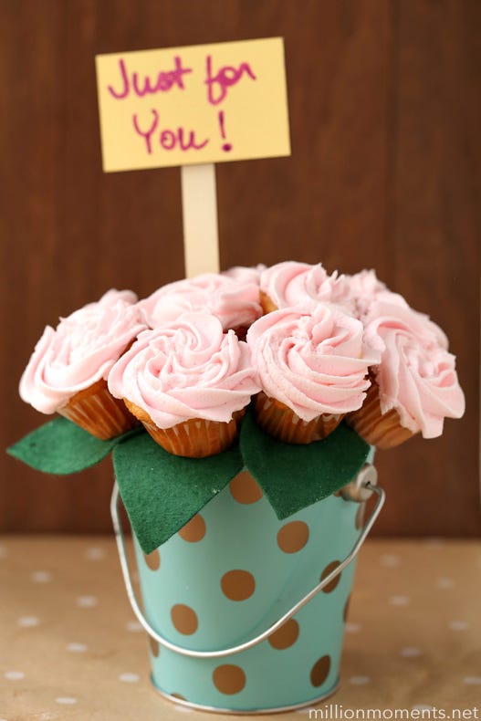 mothers day decorations - cupcake bouquet
