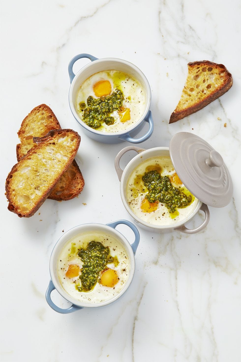 mothers day ideas during quarantine   breakfast in bed
