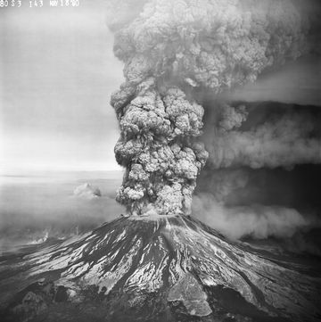 mount st helens erupts, may 18, 1980