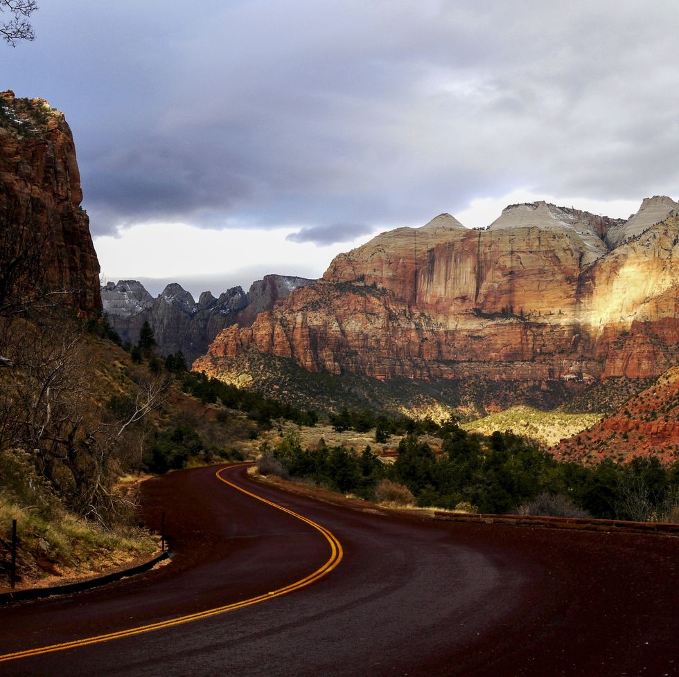 mountain road zion canyon