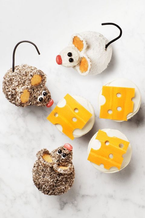 mouse and cheese decorated cupcakes