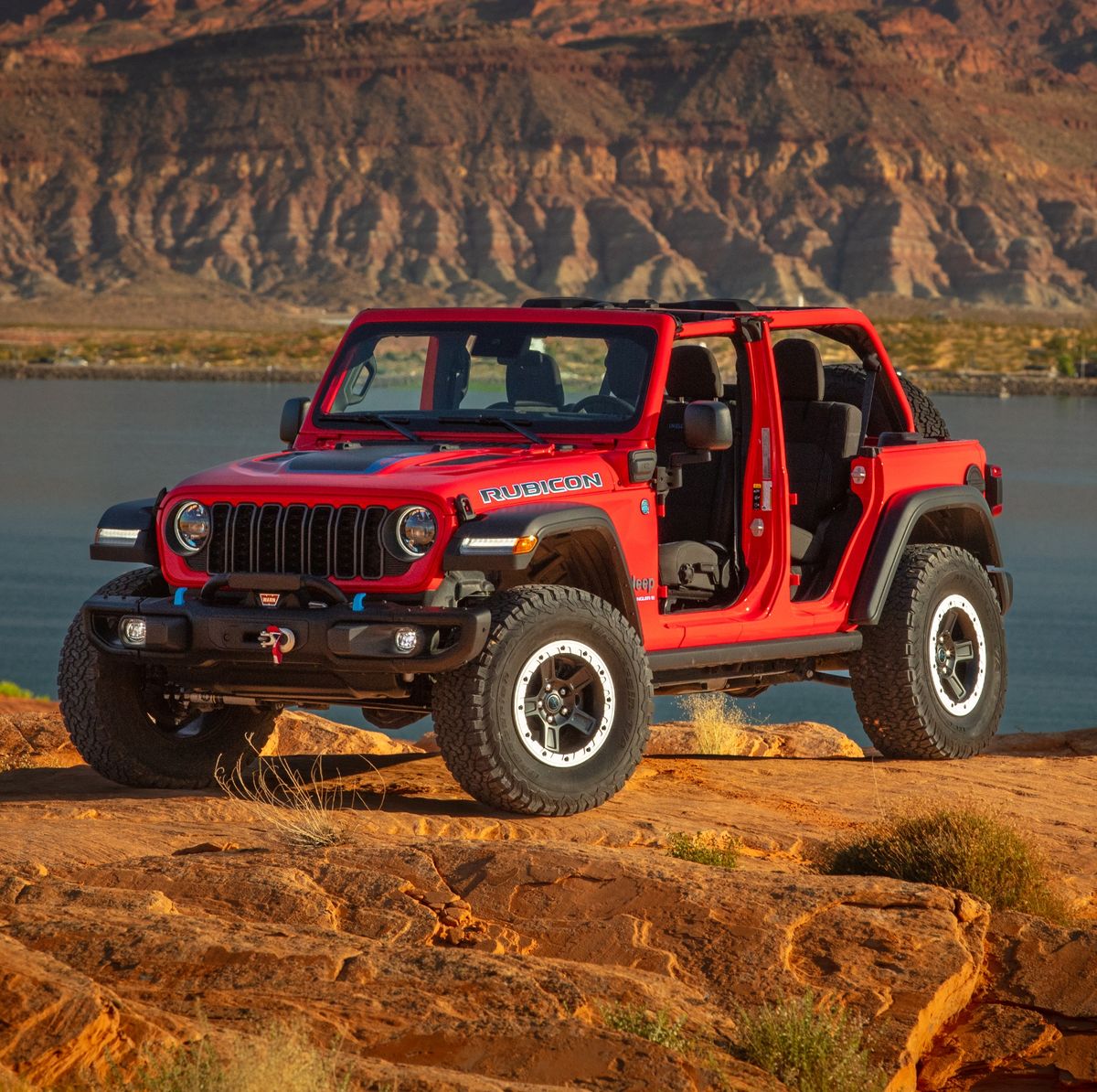 Jeep Wrangler and Gladiator Offer New 2-Inch Factory Lift Kit