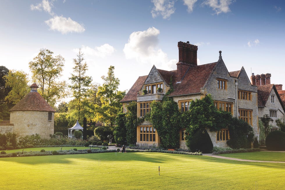 le manoir series 01 6th october 2011