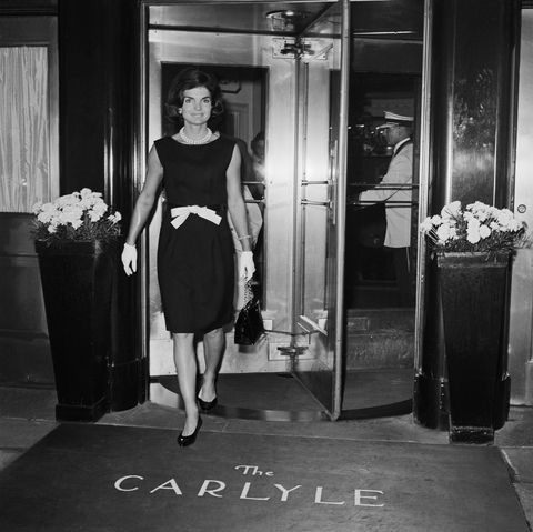 jackie kennedy leaving carlyle hotel