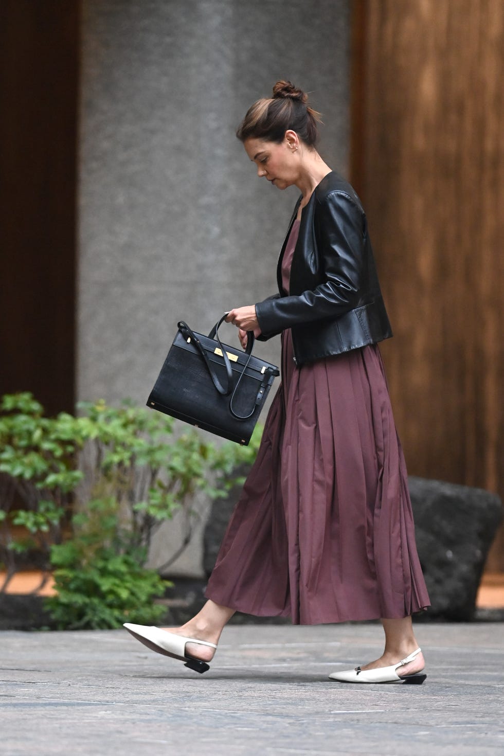 new york, ny 10022024 katie holmes enjoying fall in nyc while wearing sarto franco sarto emma slingback flats paired with a midi dress and leather jacket pictured katie holmes photo by jesse bauerstartraksphotocom ms47354editorial rights managed image please contact wwwstartraksphotocom for licensing fee startraks photostartraks photonew york, ny for licensing please call 212 414 9464 or email salesstartraksphotocomimage may not be published in any way that is or might be deemed defamatory, libelous, pornographic, or obscene please consult our sales department for any clarification or question you may havestartraks photo reserves the right to pursue unauthorized users of this image if you violate our intellectual property you may be liable for actual damages, loss of income, and profits you derive from the use of this image, and where appropriate, the cost of collection andor statutory damages