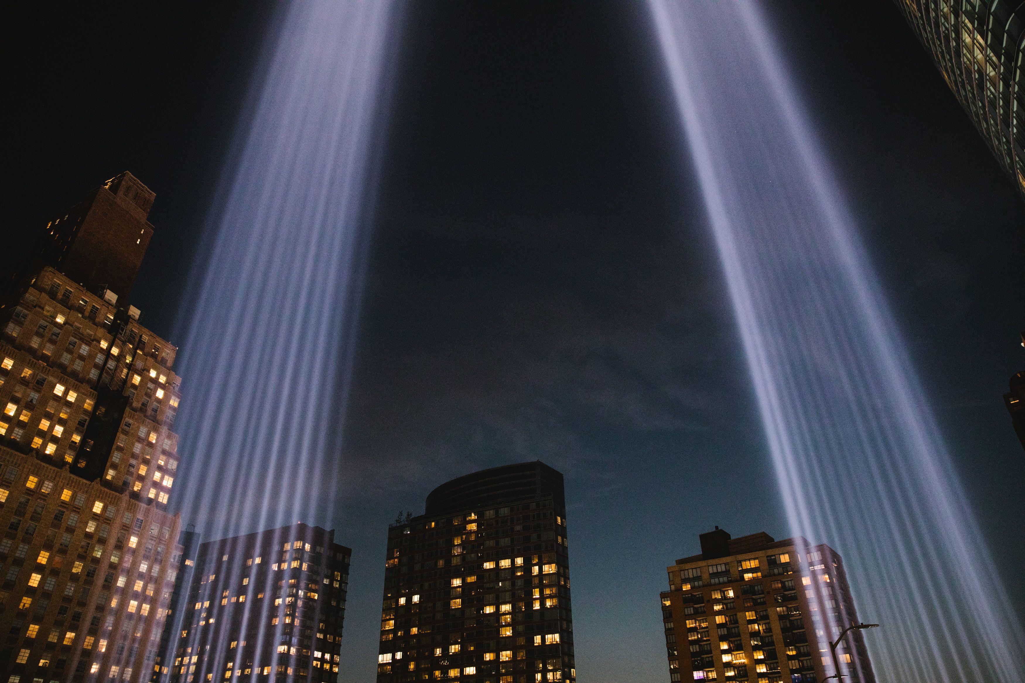 Overtræder Sammensætning skadedyr 9/11 Memorial 'Tribute in Light' Marks 20th Anniversary of September 11