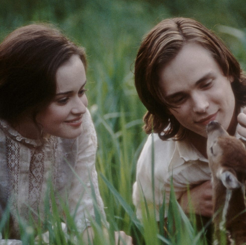tuck everlasting, from left: alexis bledel, johathan jackson, 2002. ©buena vista pictures / courtesy everett collection tuck everlasting, from left: alexis bledel, johathan jackson, 2002. ©buena vista pictures / courtesy everett collection