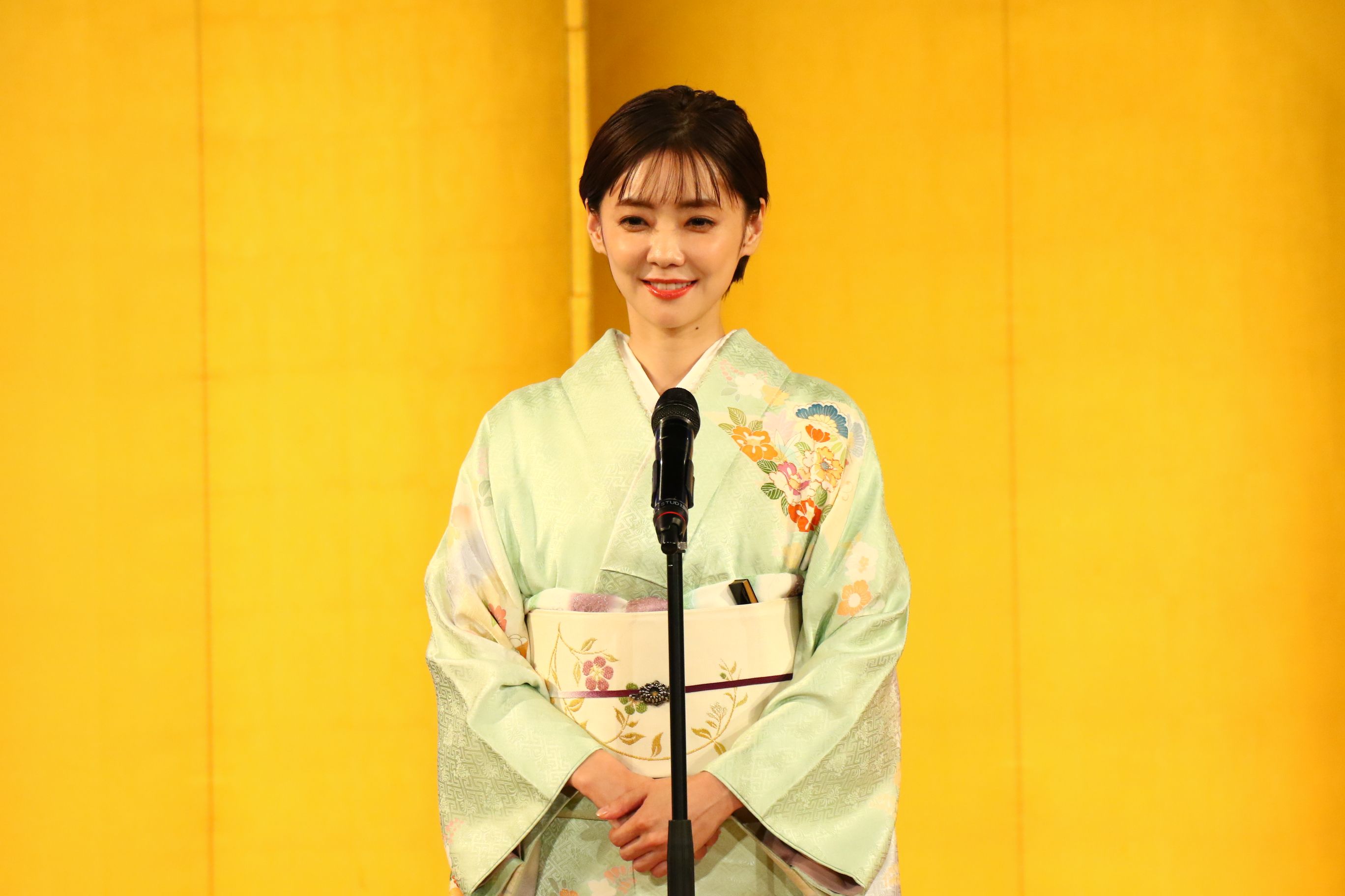 倉科カナさん、京都国際映画祭での爽やかな訪問着の装い。実は令和の