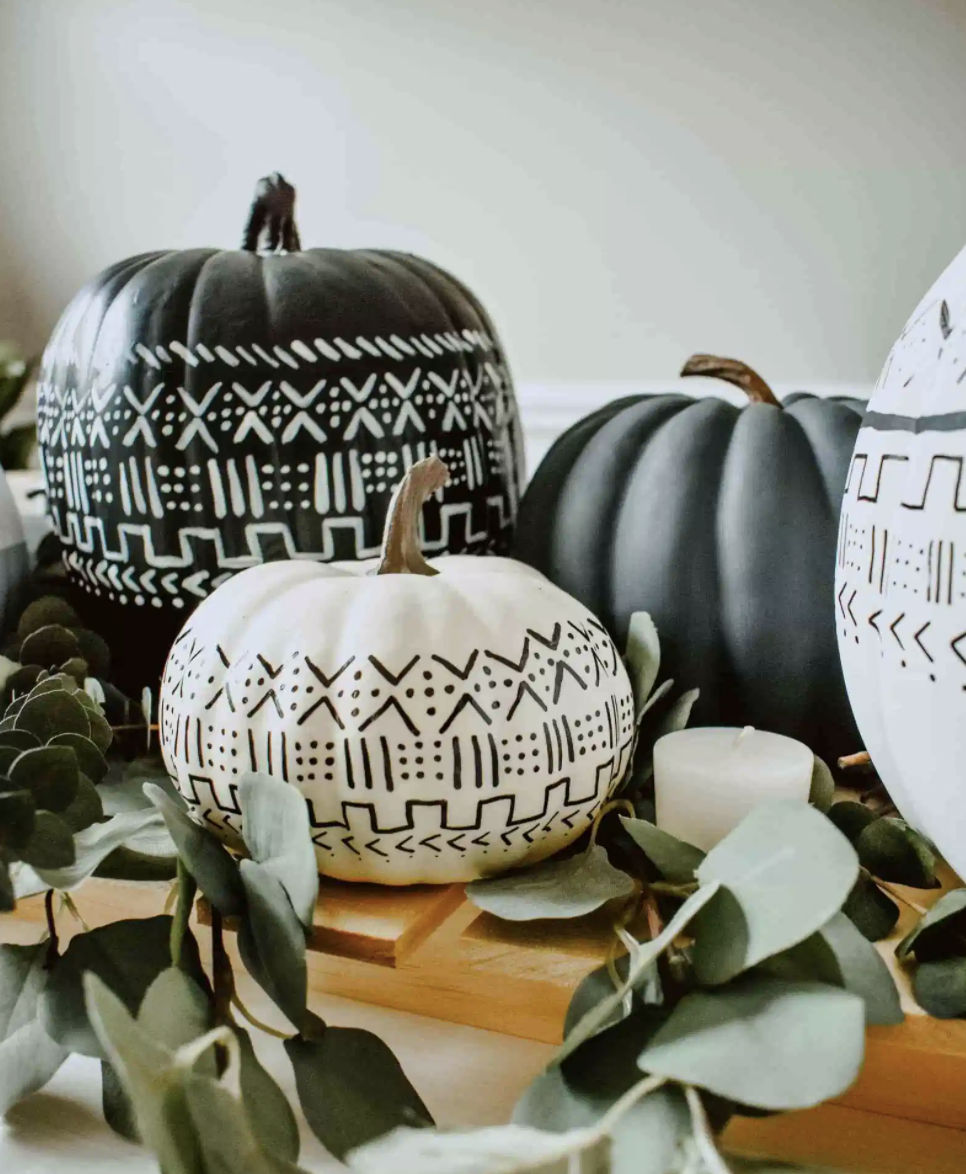 30 Halloween Centerpieces & Table Decorations - DIY Ideas for Halloween  Themed Tables