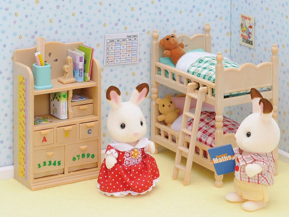 Muebles para el dormitorio infantil de la casa de muñecas
